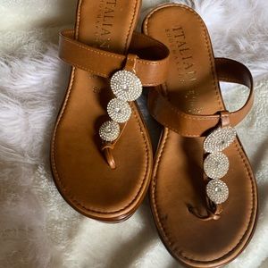 Women’s sandals size 8 1/2